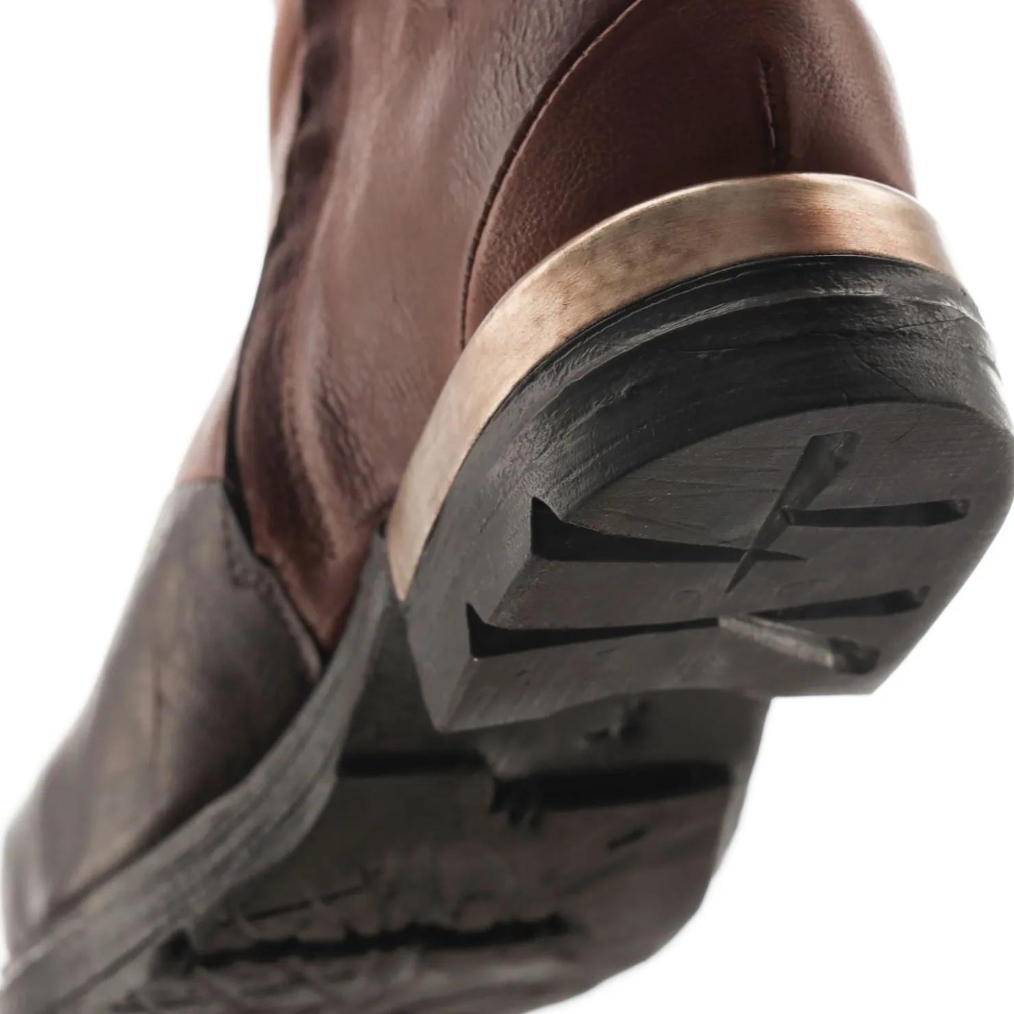 A.S.98 STIEFELETTEN AGULIA