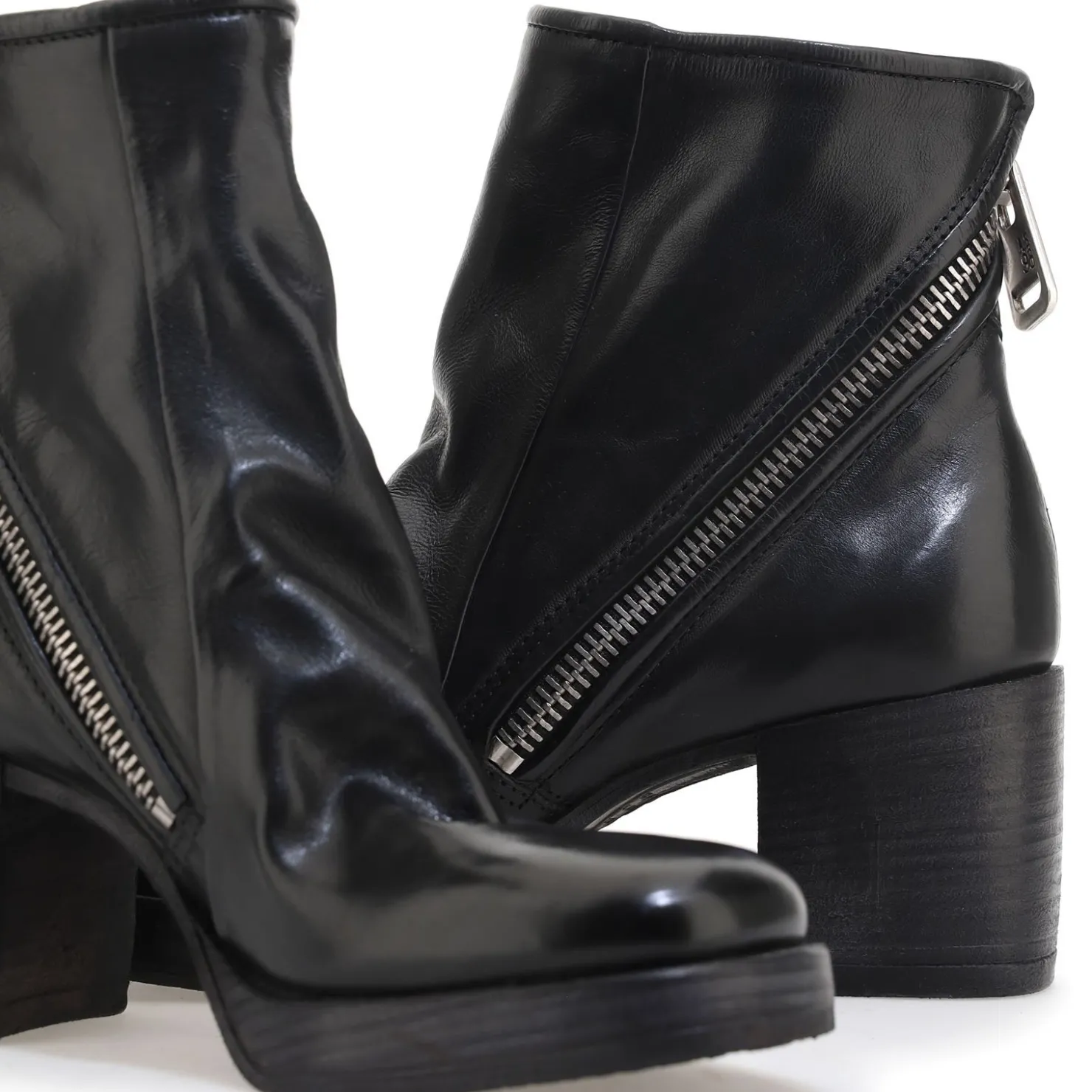 A.S.98 STIEFELETTEN PEONY