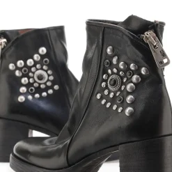 A.S.98 STIEFELETTEN PEONY